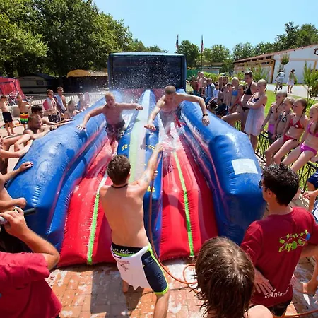 度假居 Holiday Camping Bijela Uvala.6 *