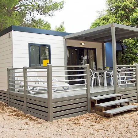 Prázdninový dům Holiday Camping Bijela Uvala.6 *